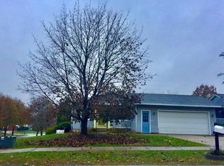 5895 S Parkway Ave SE, Kentwood, MI 49508