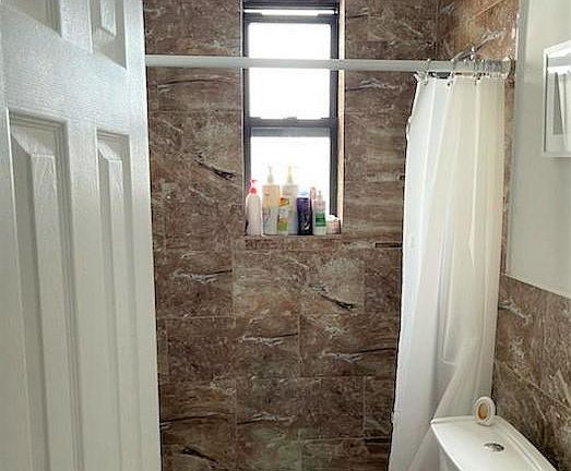 5th image of 3-905 McLean Ave #3