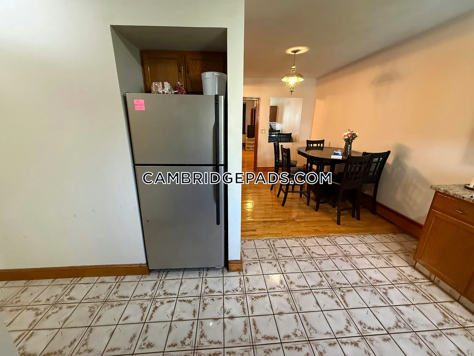 2 bed, 9999 sqft, $2,500 — Photo 2