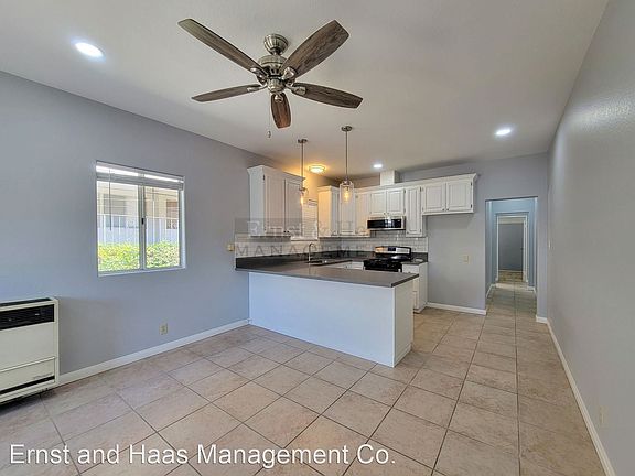 4th image of 1120 E 1st St #11329536