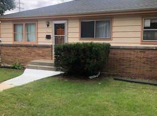 8201 W Grantosa Dr, Milwaukee, WI