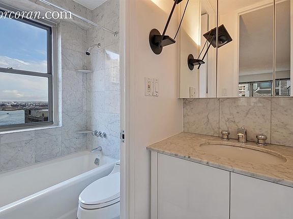 5th image of 300 E 40th St APT 17H