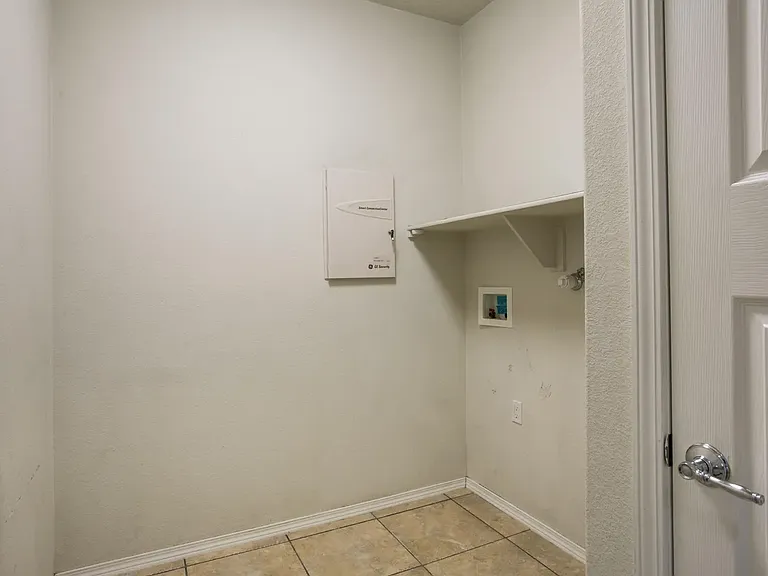 970 Carnival Ct NW — Photo 12