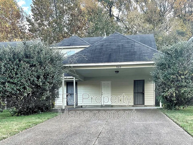 4615 Addington Dr — Photo 1