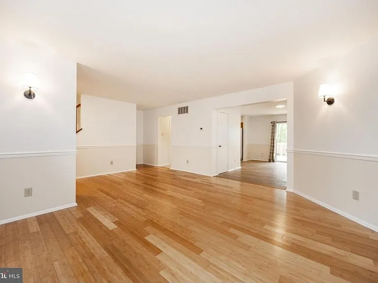270 Grimley Rd — Photo 14