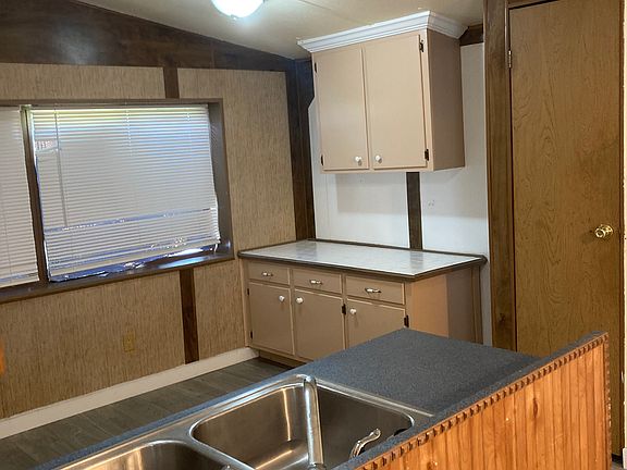 4th image of 4715 Colony Dr
