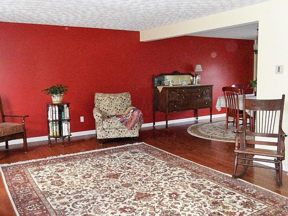 3rd image of 71 Belpre Pl W