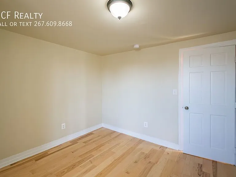 5426 W Jefferson St — Photo 24
