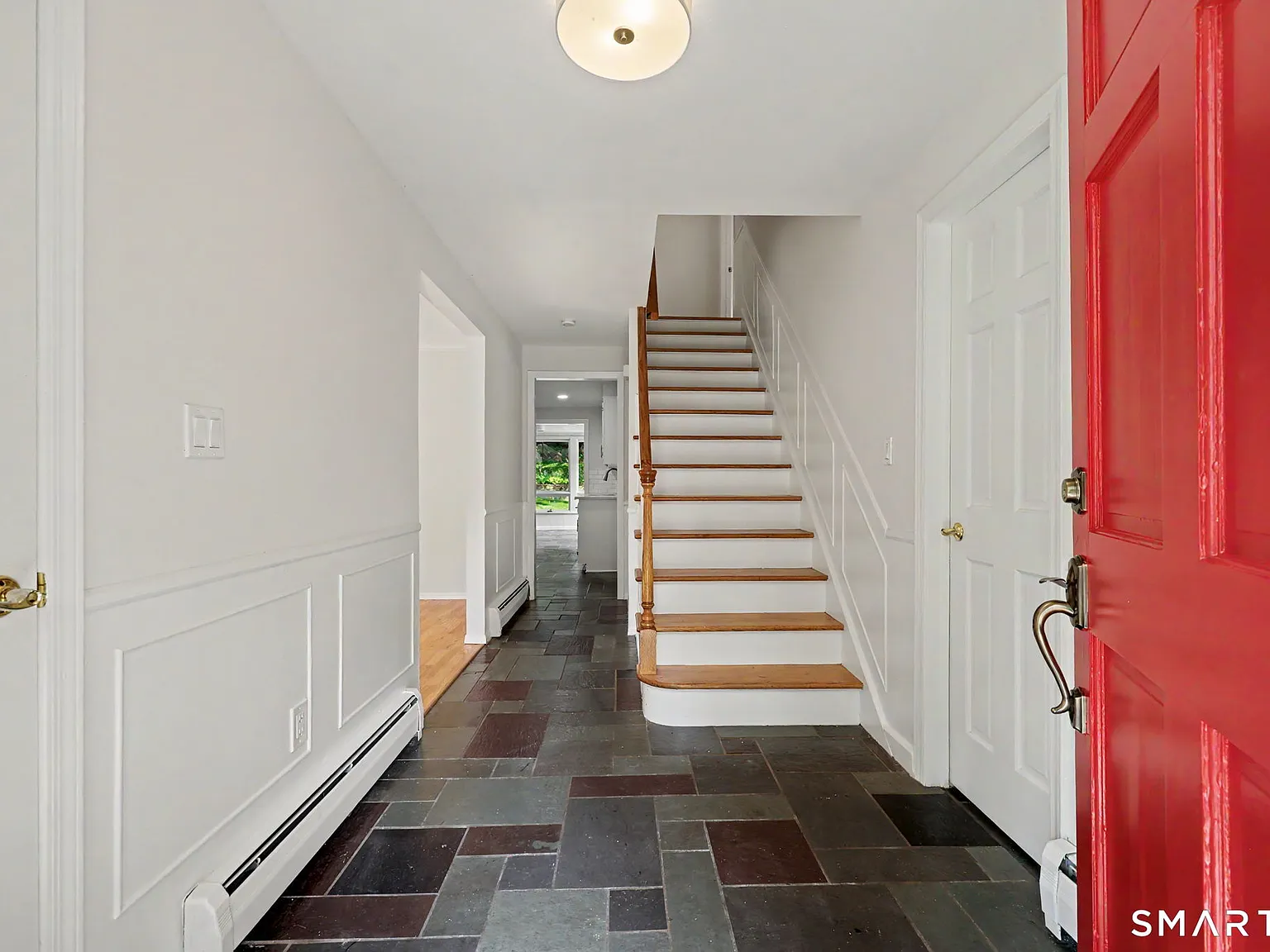 4 bed, 2.5 bath, 2383 sqft, $11,900 — Photo 3