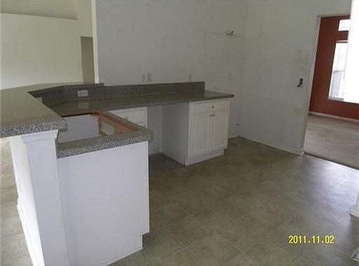 4th image of 1066 SW Idol Ave