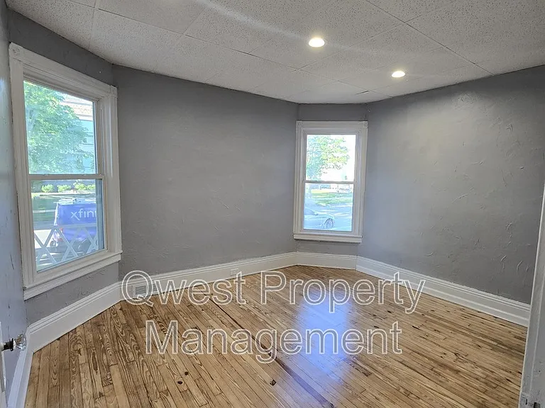 747 1st St NW #1 — Photo 4