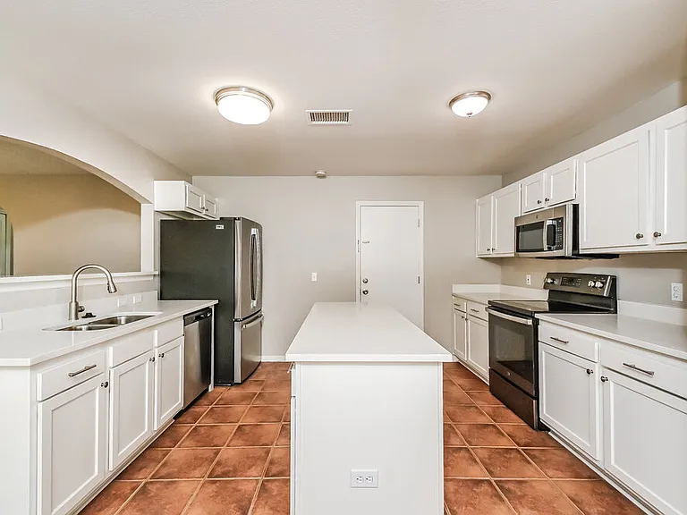 10415 Opus Dr — Photo 7