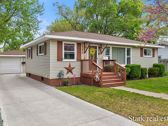 2nd image of 1262 Aurora Ave