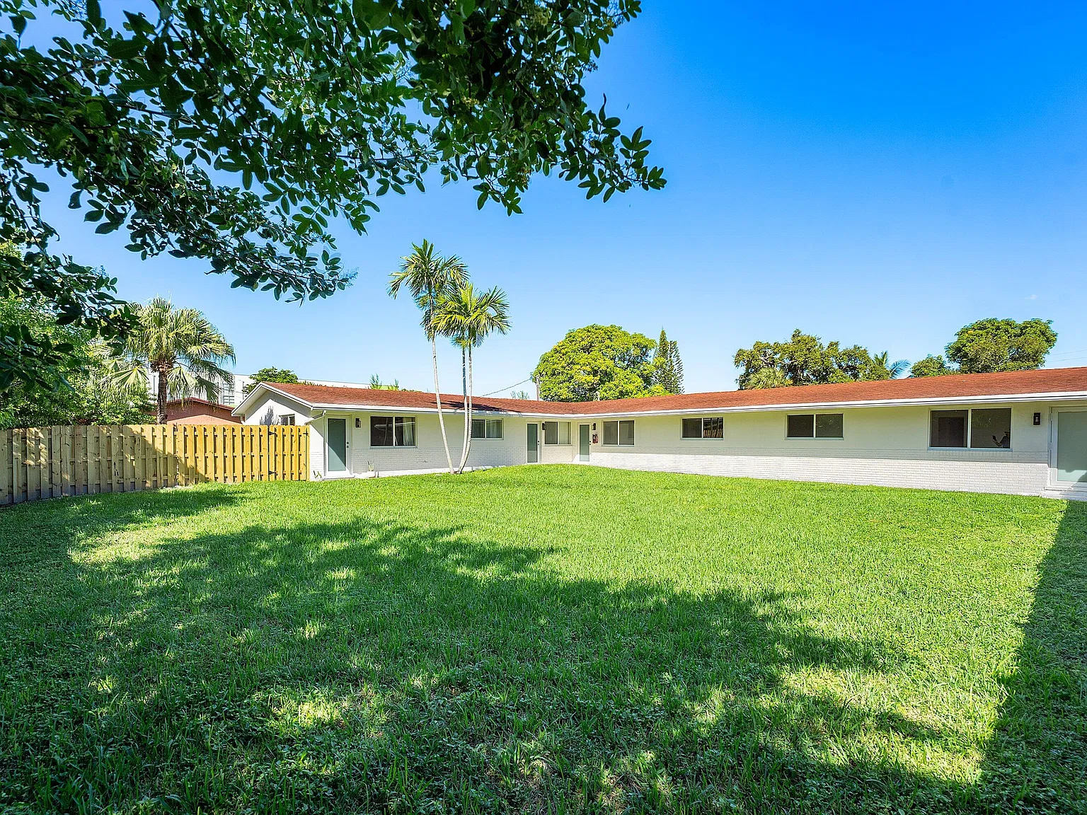 2 bed, 1.0 bath, 920 sqft, $1,950 — Photo 2
