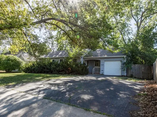 7001 W 77th Ter, Overland Park, KS 66204