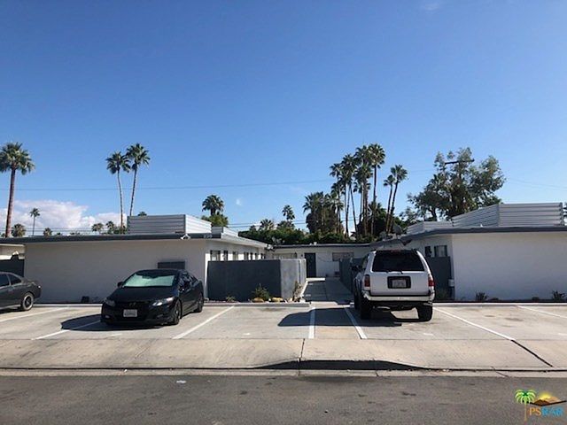 1st image of 238 S Saturmino Dr