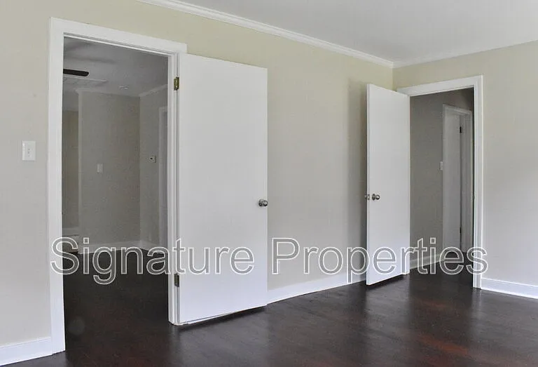 8304 Michael Rd — Photo 11