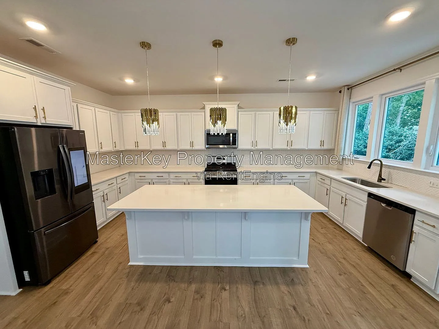 4 bed, 2.5 bath, 2996 sqft, $2,695 — Photo 3