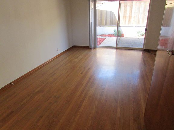 5th image of 4432 E 6th St #4