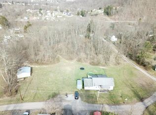 195 Wilson Ave, Lumberport, WV 26386