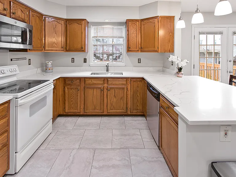 529 Sugarbush Cir — Photo 6