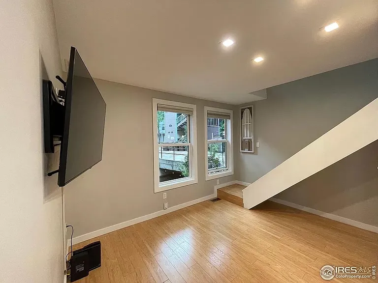 1237 Elder Ave #10 — Photo 3
