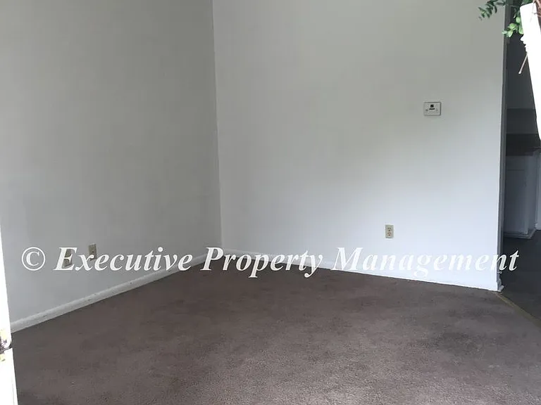 119 North Dr — Photo 2