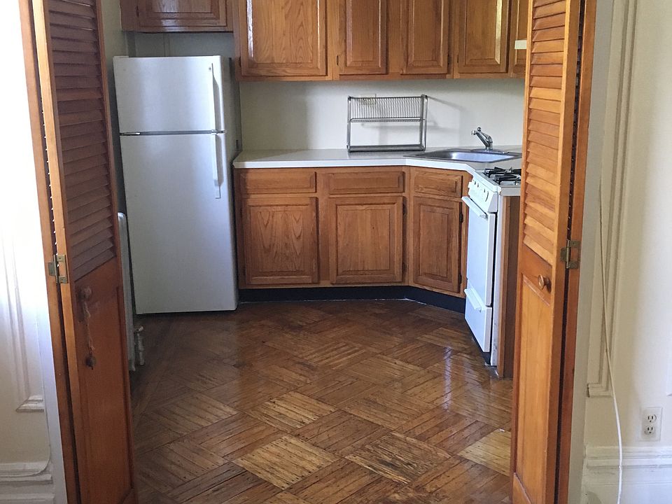 1st image of 402 Stuyvesant Ave APT 5