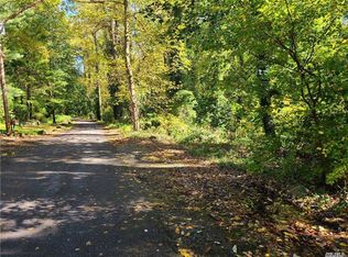 BET 26 & 30 Tiffany Rd, Oyster Bay Cove, NY 11771