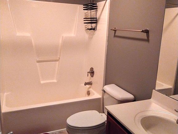 5th image of 100 Chandler Dr APT C
