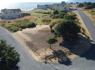 126 Neptune Dr, Whitethorn, CA 95589