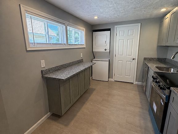 5th image of 730 Boulevard Ave #2