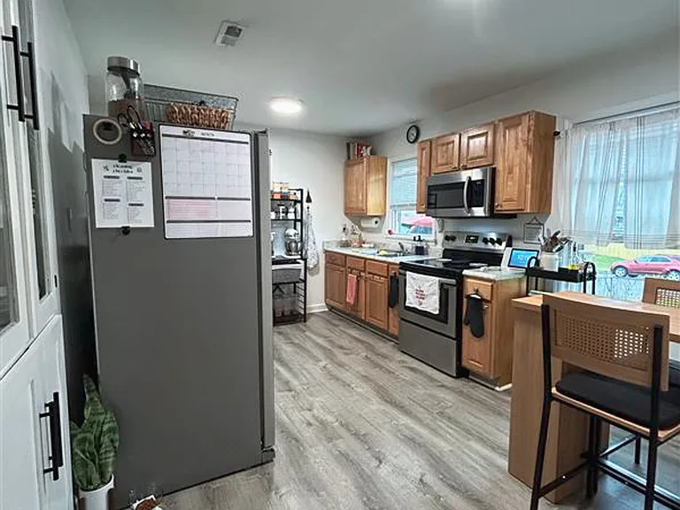 2415 Linden Ave — Photo 9
