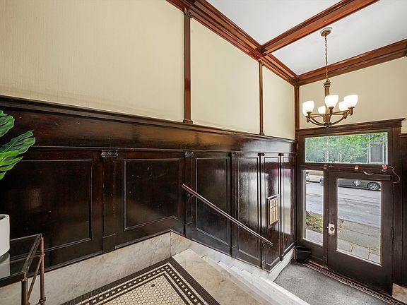 2nd image of 5048 S Blackstone Ave APT 2
