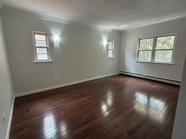 6856 Exeter St #2F, Forest Hills, NY 11375