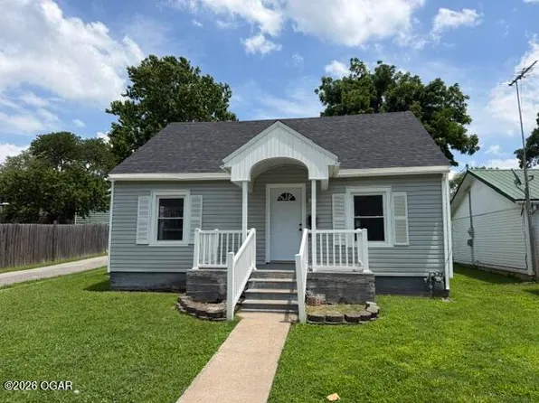 1416 Forest St, Carthage, MO 64836