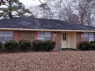 10669 Edgewood Dr, Bastrop, LA 71220