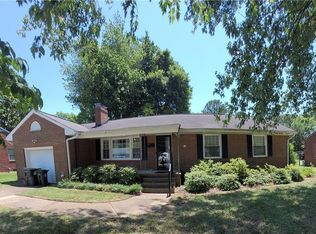 29 Terrace Dr, Poquoson, VA 23662