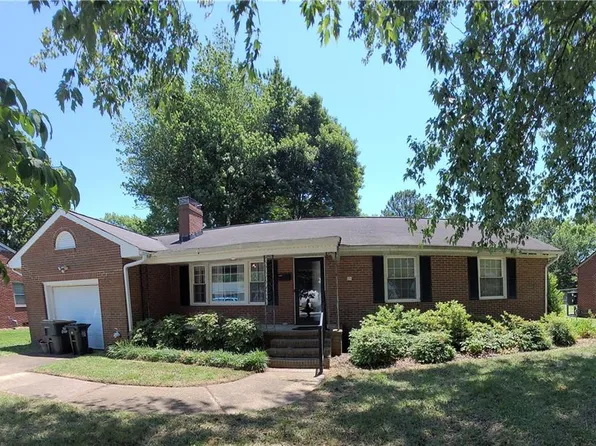 29 Terrace Dr, Poquoson, VA 23662