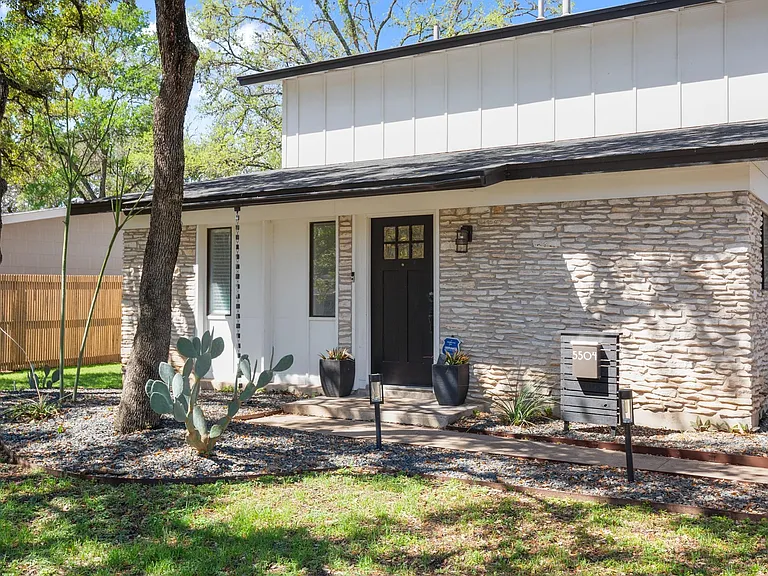 5504 Kings Hwy — Photo 2