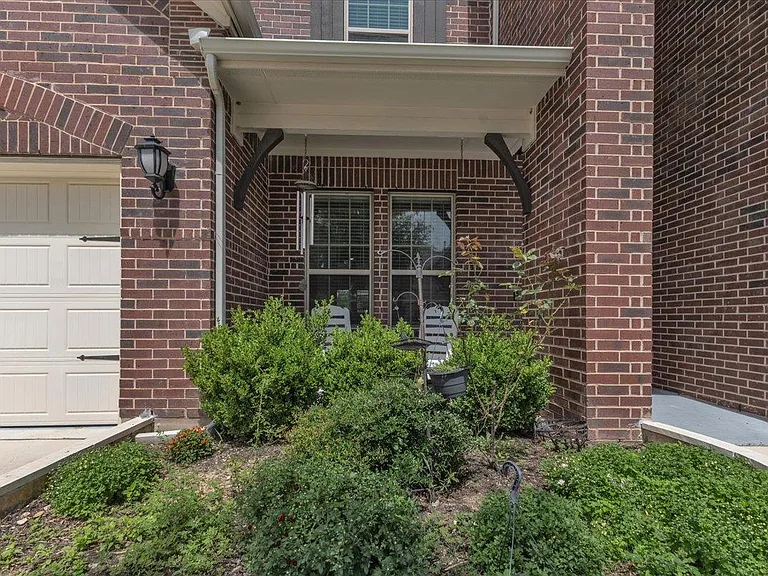 2517 Cappelle Way — Photo 4