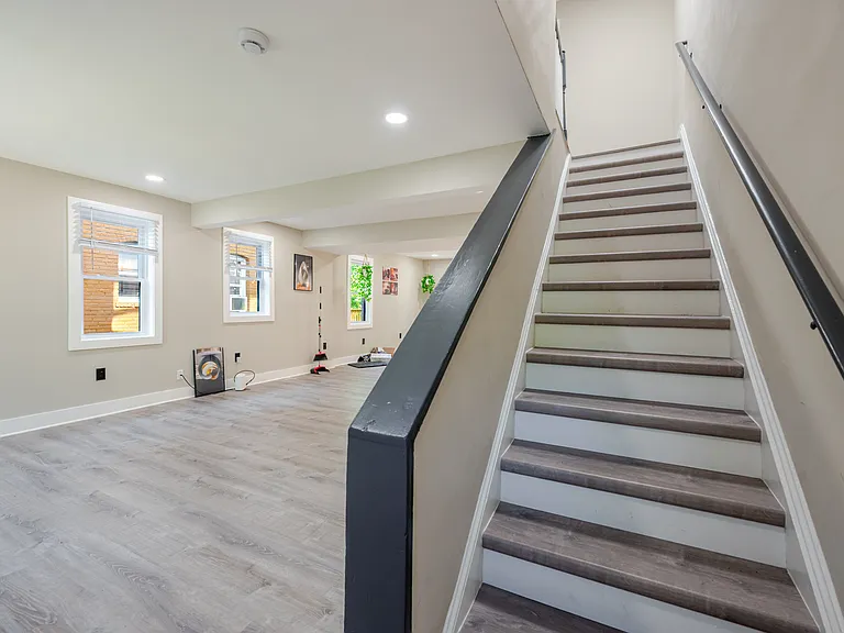 4523 Dix St NE — Photo 14