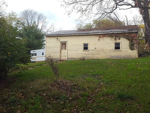 4th image of 743 E 15th St
