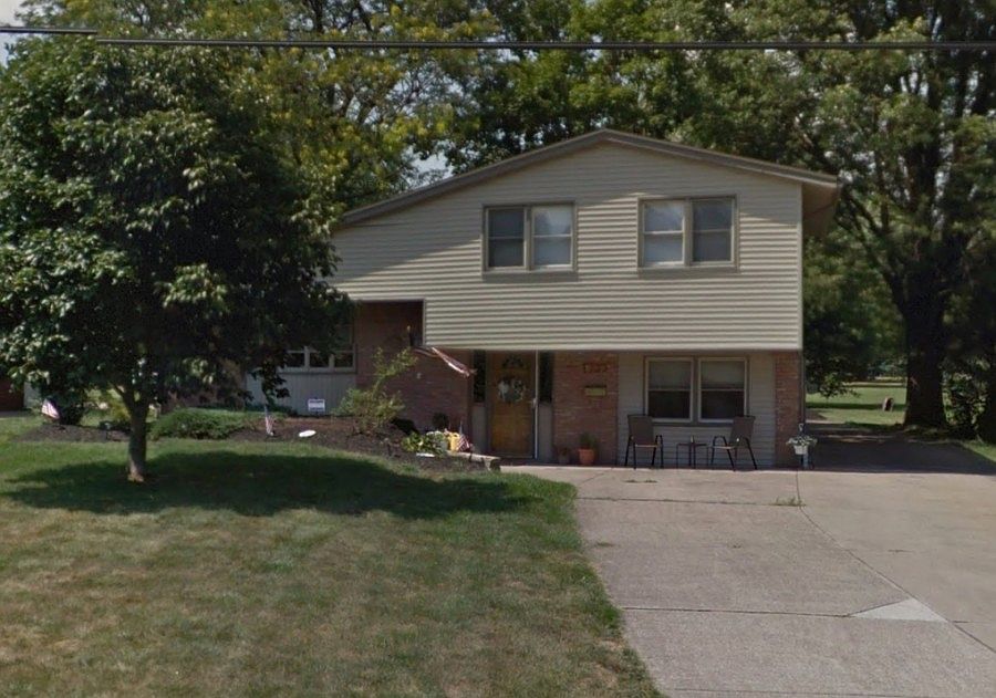 1st image of 832 Larkridge Ave