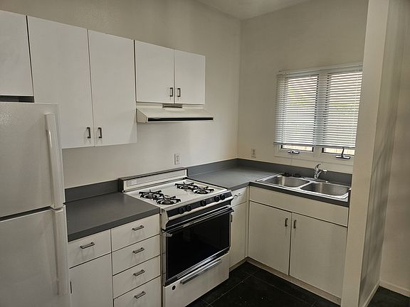 3rd image of 4446 Bancroft St #1