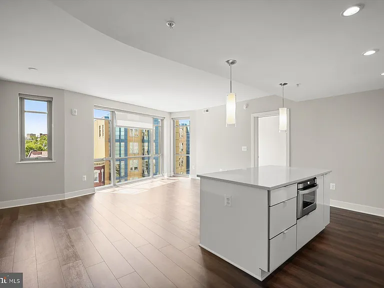 1311 13th St NW #Penthouse 1 — Photo 4