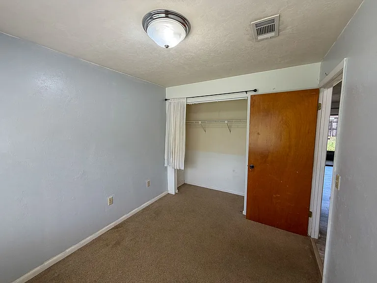 2735 SW 35th Pl #201 — Photo 8