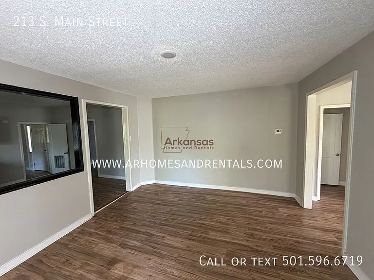 213 S Main St — Photo 4