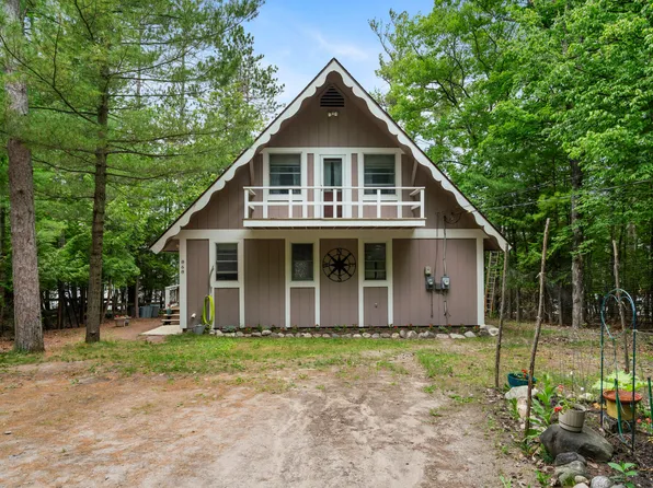 868 Chippewa Beach Rd, Indian River, MI 49749