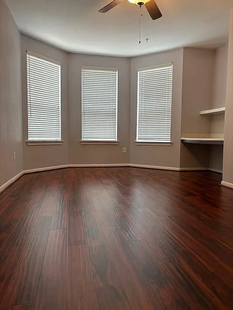 Building Photo - 7575 Kirby Dr #3306